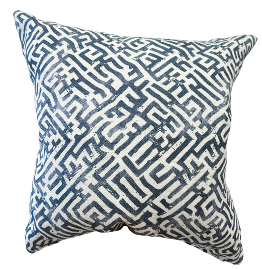 THE MAZE THROW PILLOW COVER