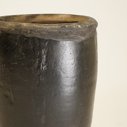 Hughes Vintage Pot