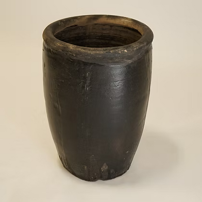 Hughes Vintage Pot