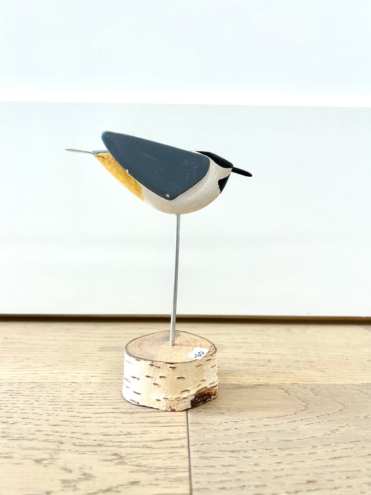 HAND CARVED & HAND PAINTED FOLK ART BIRD #10