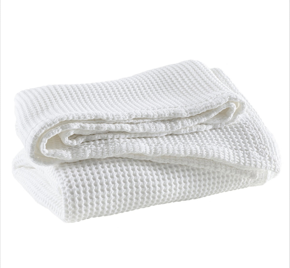 Bubble White Matelassé Coverlet Queen