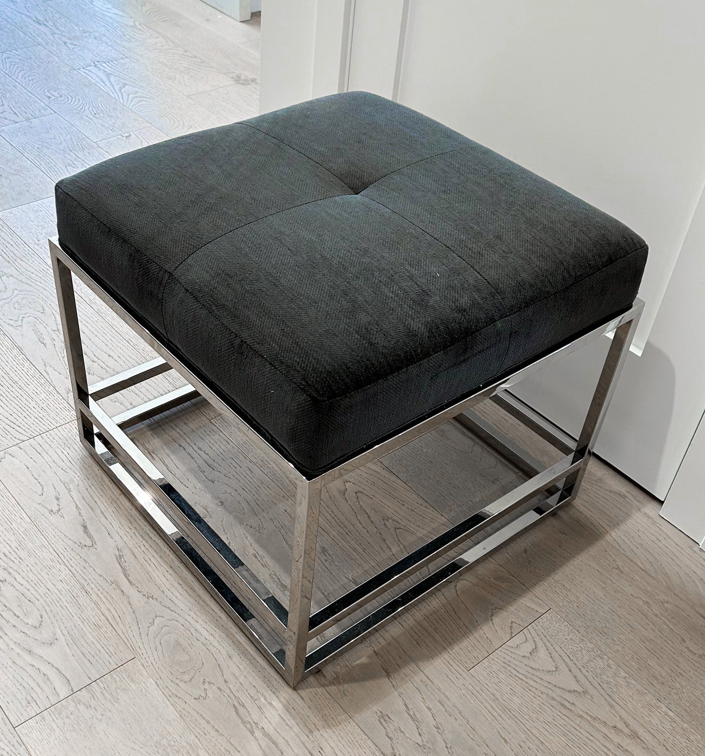 GREY OTTOMAN WITH CHROME FRAME
