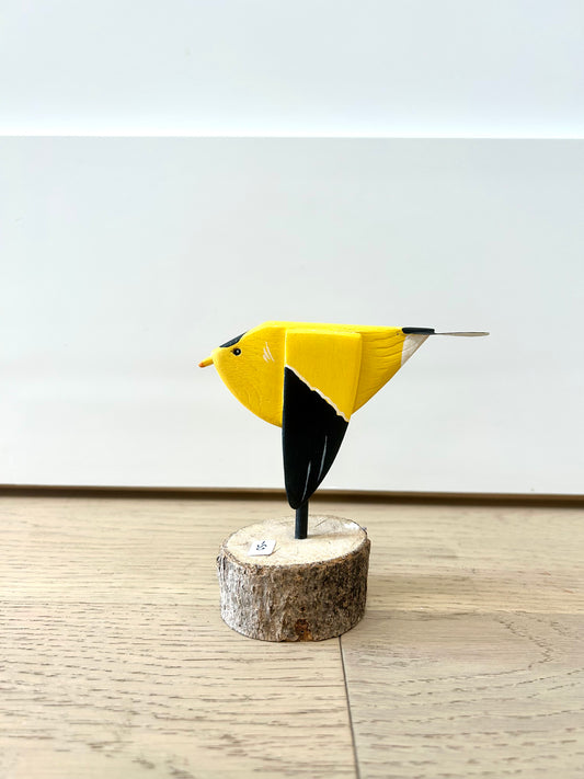 HAND CARVED & HAND PAINTED FOLK ART BIRD #15