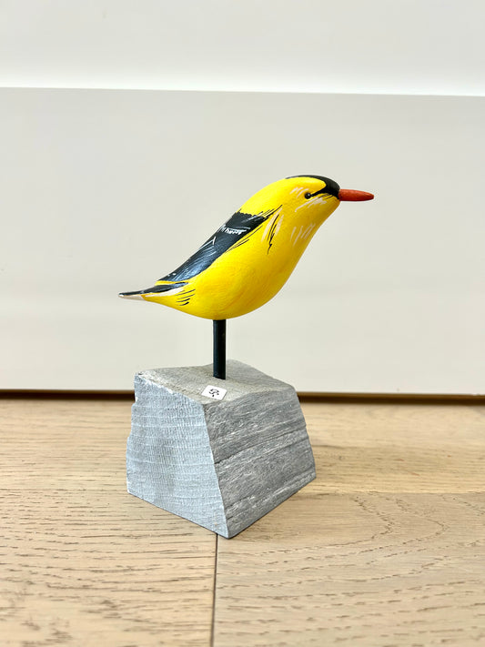 HAND CARVED & HAND PAINTED FOLK ART BIRD #8