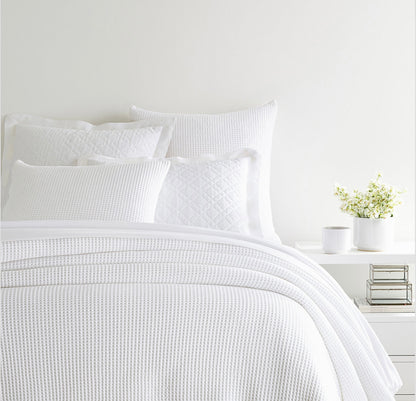 Bubble White Matelassé Coverlet Queen